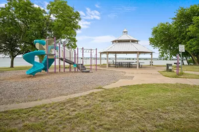 113 Camelia Street, Garland, TX 75043 - Photo 33