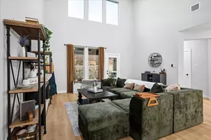 113 Camelia St, Garland, TX 75043 - Photo 9