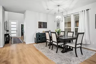 113 Camelia St, Garland, TX 75043 - Photo 5