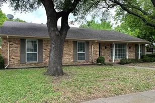 1409 Hillcrest St, Ennis, TX 75119 - Photo 1