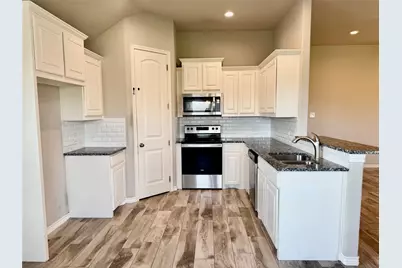 3325 Arrow Creek Drive, Granbury, TX 76049 - Photo 9