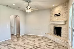 3325 Arrow Creek Dr, Granbury, TX 76049 - Photo 5