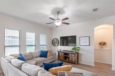 816 Skytop Drive, Fort Worth, TX 76052 - Photo 5