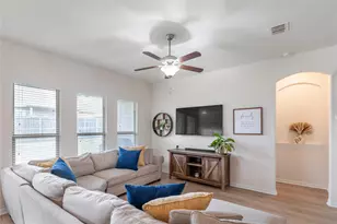 816 Skytop Dr, Fort Worth, TX 76052 - Photo 5