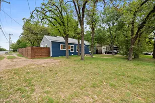 2020 Bluebonnet Dr, Fort Worth, TX 76111 - Photo 1