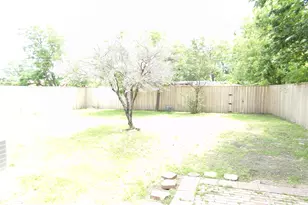 10932 Dunaway Dr, Dallas, TX 75228 - Photo 17