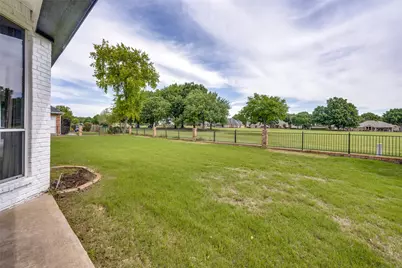 818 Riviera Drive, Mansfield, TX 76063 - Photo 23
