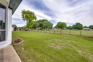 818 Riviera Dr, Mansfield, TX 76063 - Photo 23