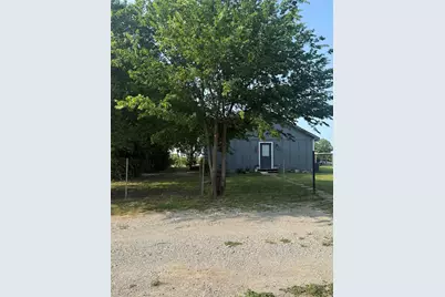 709 W Live Oak Street, Alvord, TX 76225 - Photo 11