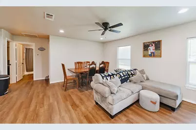 709 W Live Oak Street, Alvord, TX 76225 - Photo 3