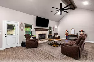 1024 Knoxmiller Ct, Weatherford, TX 76088 - Photo 7