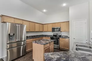 631 Magnolia Ln, Glenn Heights, TX 75154 - Photo 5