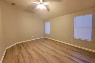 829 Beaver Creek Dr, Burleson, TX 76028 - Photo 7