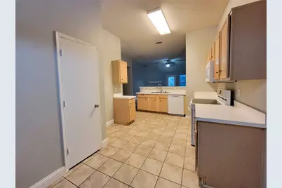 829 Beaver Creek Drive, Burleson, TX 76028 - Photo 3
