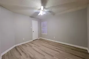 829 Beaver Creek Dr, Burleson, TX 76028 - Photo 13
