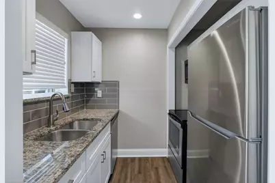 414 Fulton Street #100, Denton, TX 76201 - Photo 9