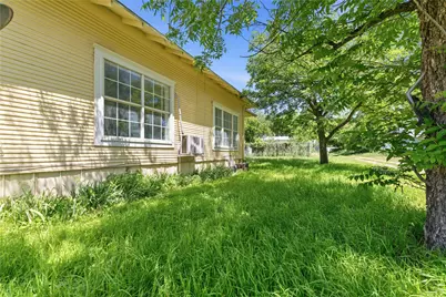 102 E Fitzgerald Street, Bangs, TX 76823 - Photo 19