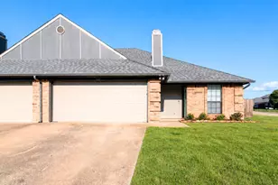 304 Moore Creek Rd, Hurst, TX 76053 - Photo 1