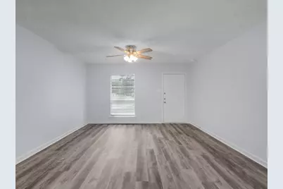 303 Mansfield Road, Cleburne, TX 76031 - Photo 3