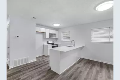 303 Mansfield Road, Cleburne, TX 76031 - Photo 7