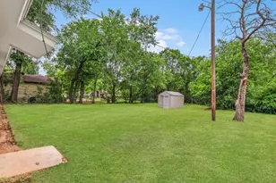 303 Mansfield Rd, Cleburne, TX 76031 - Photo 21