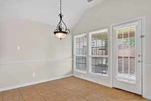 4502 Warbler Ln, Garland, TX 75043 - Photo 5