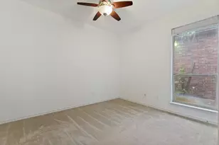 10866 Calderwood Ln, Fort Worth, TX 76052 - Photo 17