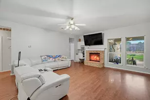 1028 Cedar Ridge Ln, Burleson, TX 76028 - Photo 5