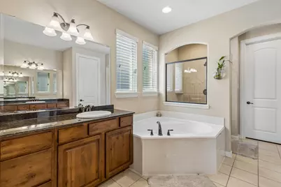 7258 Mirada, Grand Prairie, TX 75054 - Photo 17