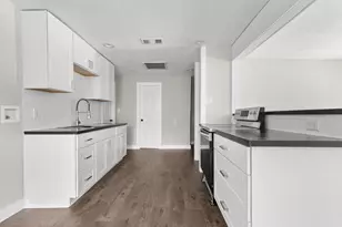 3939 E 4th St, Fort Worth, TX 76111 - Photo 11