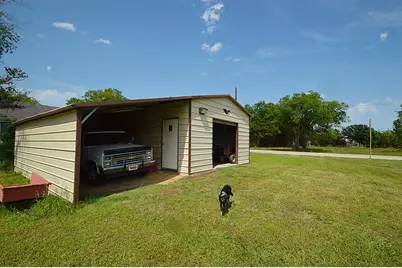 5913 Farm Road 1528, Klondike, TX 75448 - Photo 17