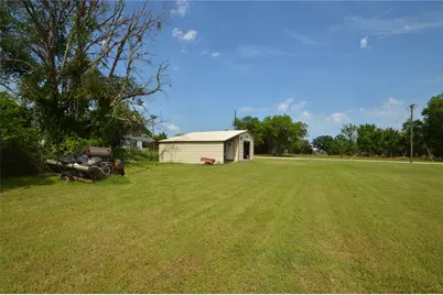 5913 Farm Road 1528, Klondike, TX 75448 - Photo 17