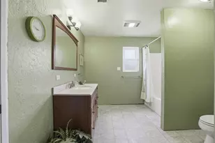 573 County Rd 3592, Paradise, TX 76073 - Photo 17