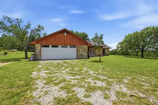 573 County Rd 3592, Paradise, TX 76073 - Photo 25