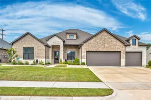 704 Abbey Rd, Van Alstyne, TX 75495 - Photo 1
