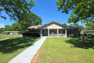 900 S 8th Ave, Teague, TX 75860 - Photo 1