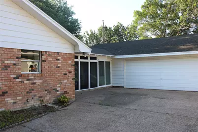 4900 Lake Hurst Drive, Waco, TX 76710 - Photo 3