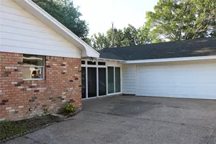 4900 Lake Hurst Dr, Waco, TX 76710 - Photo 3