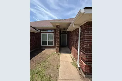 906 Busby, Cedar Hill, TX 75104 - Photo 3