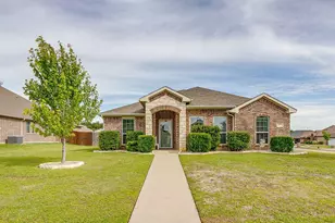811 Carmen Ana Ave, Grandview, TX 76050 - Photo 1