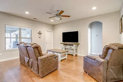811 Carmen Ana Avenue, Grandview, TX 76050 - Photo 7