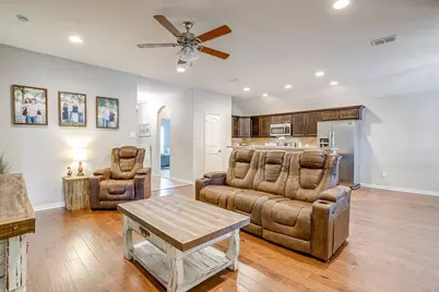 811 Carmen Ana Avenue, Grandview, TX 76050 - Photo 9