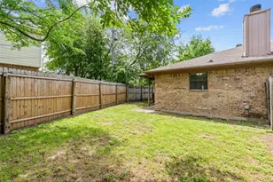 208 Lanham Ct, White Settlement, TX 76108 - Photo 19