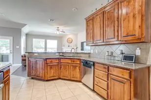 832 Peach Ln, Burleson, TX 76028 - Photo 13