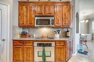 832 Peach Ln, Burleson, TX 76028 - Photo 11