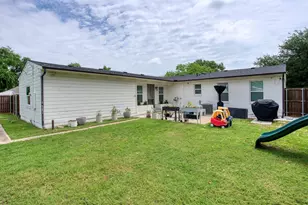 1601 Rindie St, Irving, TX 75060 - Photo 23