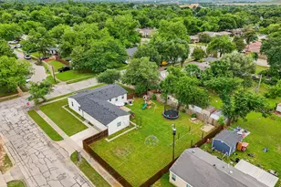 1601 Rindie St, Irving, TX 75060 - Photo 29