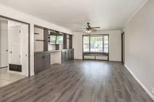 215 E Tennie St, Gainesville, TX 76240 - Photo 7