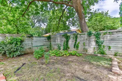 215 E Tennie Street, Gainesville, TX 76240 - Photo 37