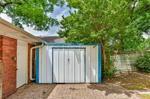 215 E Tennie St, Gainesville, TX 76240 - Photo 35